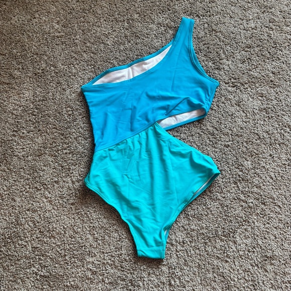Two Tone Size M One Shoulder Cut Out Monokini - Picture 4 of 10